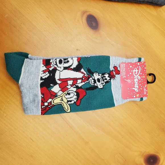 Christmas Disney Mickey Elf Mens Socks Lot of 4 - Picture 9 of 10